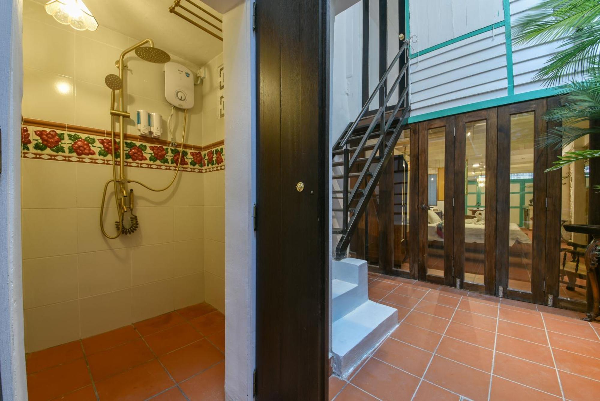 Ohana House Hq Malacca Exterior photo